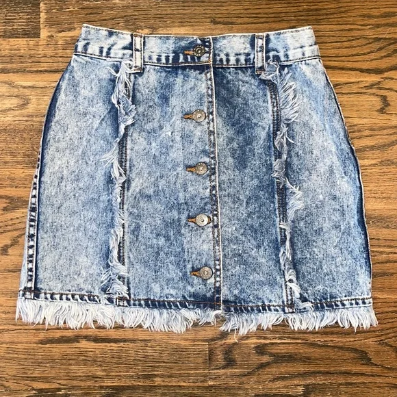 HOST PICK ๐ซ Womens Carmar Skirt - Picture 1 of 3